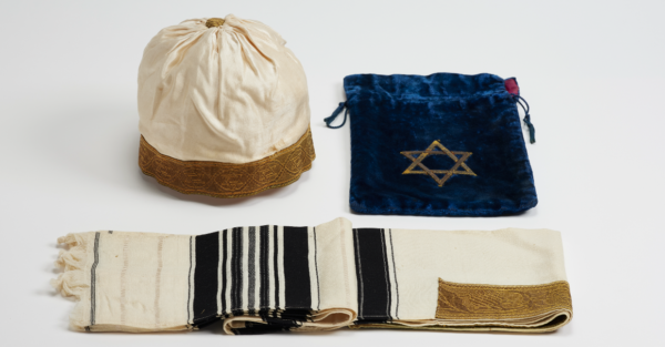 Tallit und Kopfbedeckung