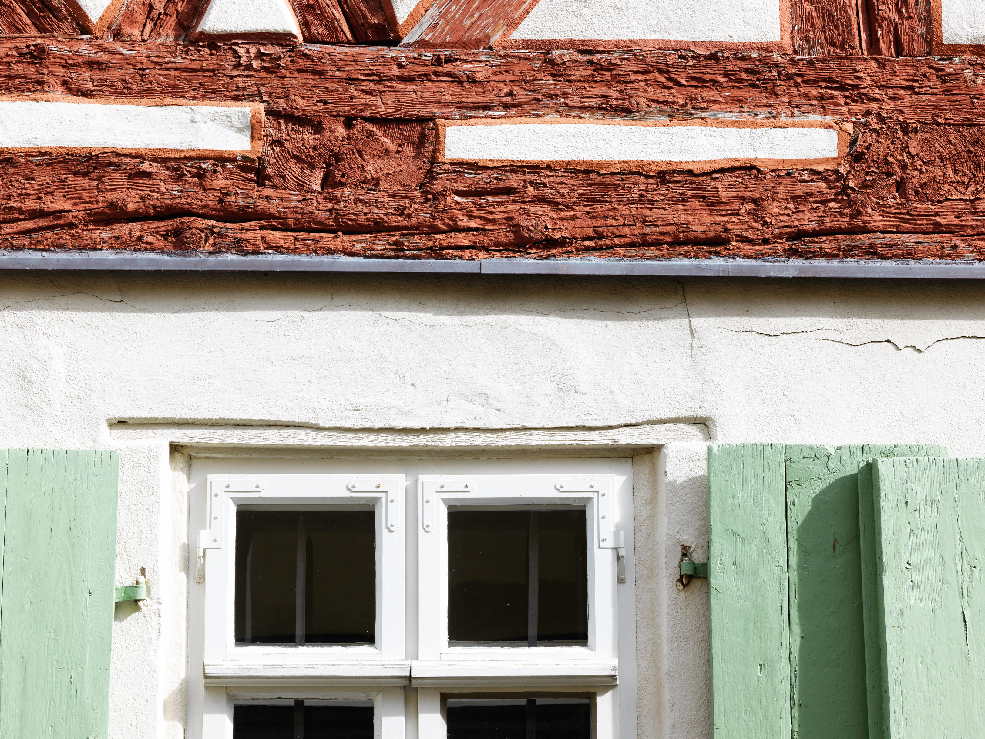 Detailfoto der Fachwerkfassade des Jüdischen Museums Franken in Schnaittach.