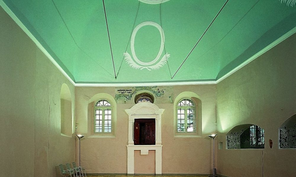 Blick in die Synagoge im Jüdischen Museum Franken in Schnaittach.